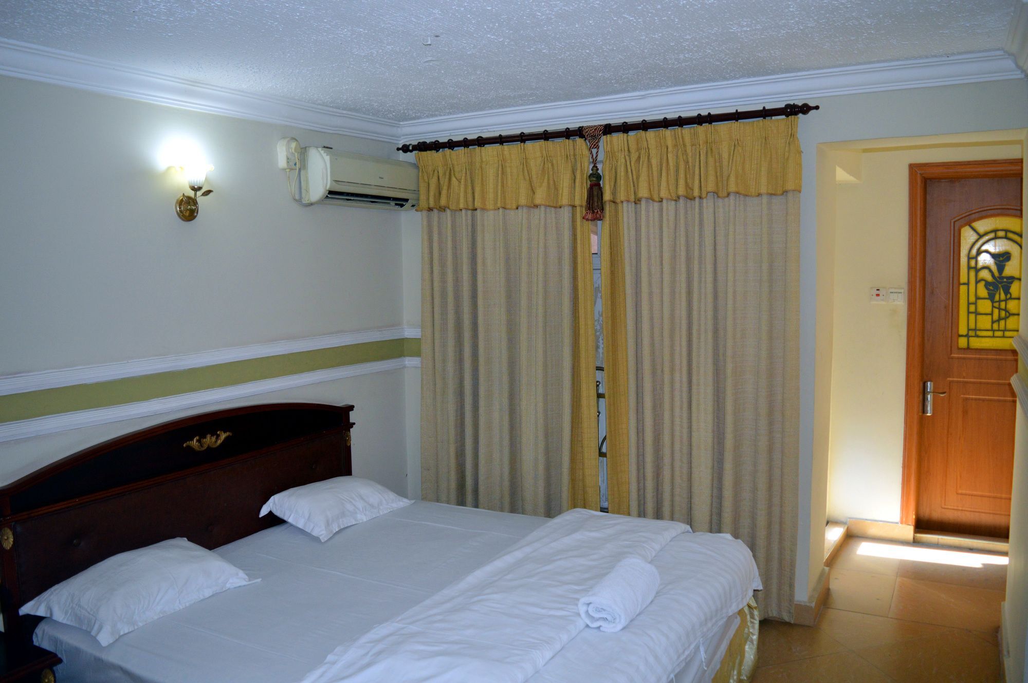 Abla Hotel Apartments Дар-эс-Саламе Экстерьер фото